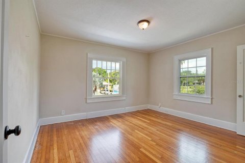 Casa en venta en Saint Petersburg, Florida, 4 dormitorios, 240.99 m2 № 1907826 - foto 18