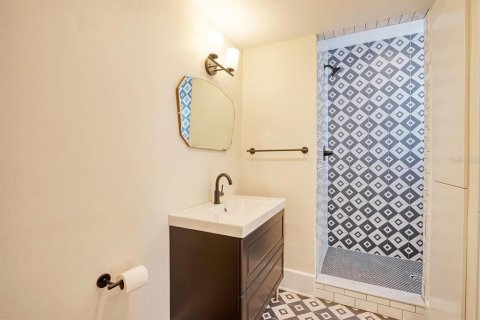 Casa en venta en Saint Petersburg, Florida, 4 dormitorios, 240.99 m2 № 1907826 - foto 13