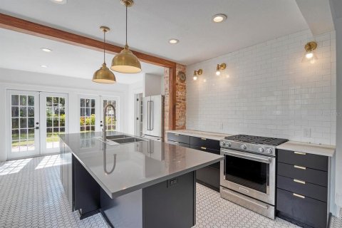 Casa en venta en Saint Petersburg, Florida, 4 dormitorios, 240.99 m2 № 1907826 - foto 9