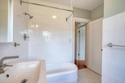 Casa en venta en Saint Petersburg, Florida, 4 dormitorios, 240.99 m2 № 1907826 - foto 20