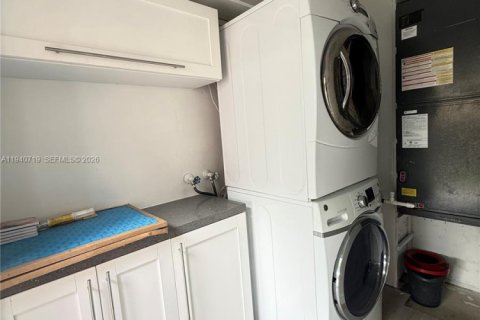 Снять в аренду виллу или дом в Мирамар, Флорида 3 спальни, 101.64м2, № 1997987 - фото 2