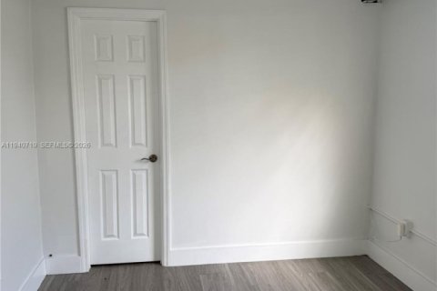 Снять в аренду виллу или дом в Мирамар, Флорида 3 спальни, 101.64м2, № 1997987 - фото 13