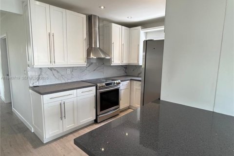 Снять в аренду виллу или дом в Мирамар, Флорида 3 спальни, 101.64м2, № 1997987 - фото 7