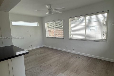 Снять в аренду виллу или дом в Мирамар, Флорида 3 спальни, 101.64м2, № 1997987 - фото 9