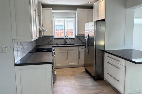 Снять в аренду виллу или дом в Мирамар, Флорида 3 спальни, 101.64м2, № 1997987 - фото 5