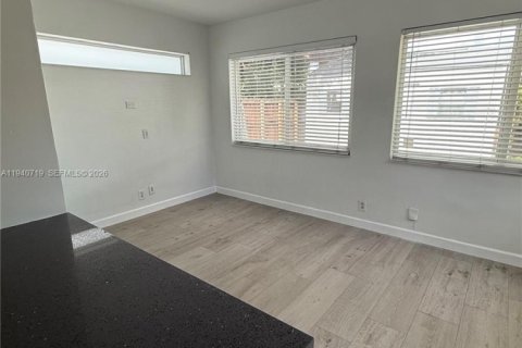 Снять в аренду виллу или дом в Мирамар, Флорида 3 спальни, 101.64м2, № 1997987 - фото 8