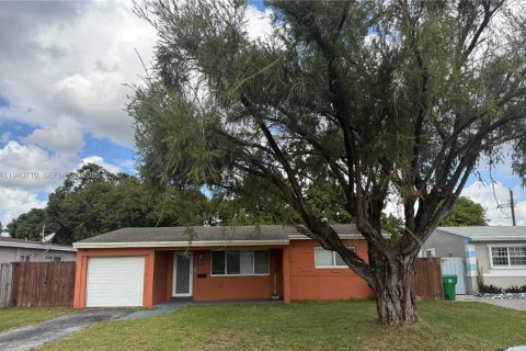 Дом в Мирамар, Флорида 3 спальни, 101.64м2 № 1997987