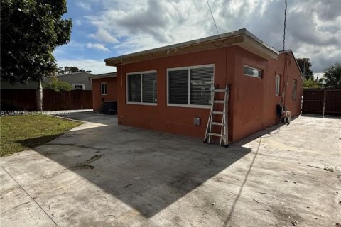 Снять в аренду виллу или дом в Мирамар, Флорида 3 спальни, 101.64м2, № 1997987 - фото 16