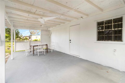 Casa en venta en Miramar, Florida, 3 dormitorios № 1845911 - foto 25