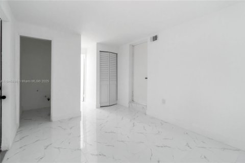 Casa en venta en Miramar, Florida, 3 dormitorios № 1845911 - foto 23