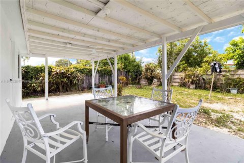 Casa en venta en Miramar, Florida, 3 dormitorios № 1845911 - foto 27