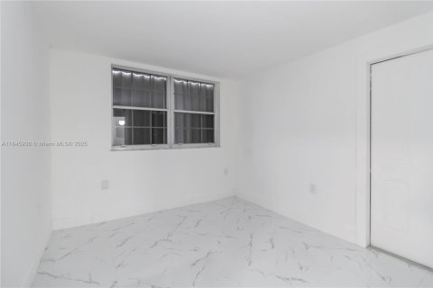 Casa en venta en Miramar, Florida, 3 dormitorios № 1845911 - foto 22