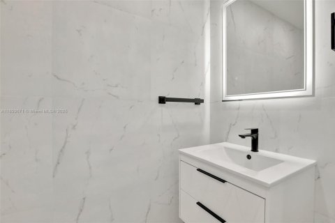 Condominio en alquiler en Bal Harbour, Florida, 2 dormitorios, 156.82 m2 № 1951278 - foto 5