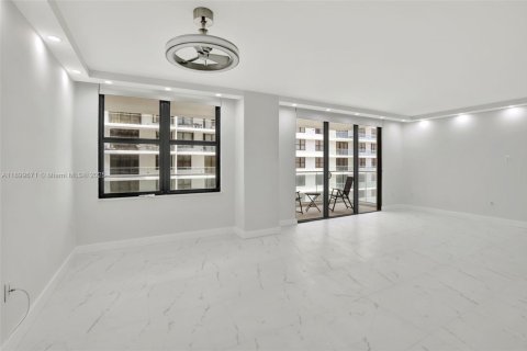 Condominio en alquiler en Bal Harbour, Florida, 2 dormitorios, 156.82 m2 № 1951278 - foto 20