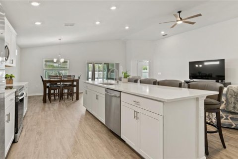 House in Lakeland, Florida 4 bedrooms, 190.08 sq.m. № 1917684 - photo 13