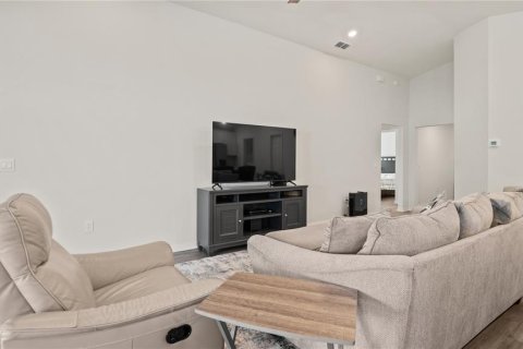 House in Lakeland, Florida 4 bedrooms, 190.08 sq.m. № 1917684 - photo 10