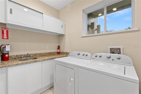 Adosado en venta en Kissimmee, Florida, 3 dormitorios, 202.62 m2 № 1873646 - foto 6