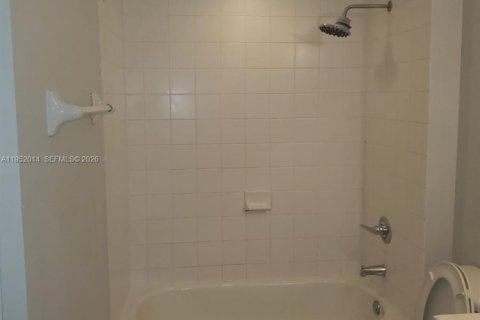 Condominio en venta en Miami, Florida, 1 dormitorio, 57.6 m2 № 2006121 - foto 4