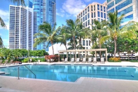 Купить кондоминиум в Форт-Лодердейл, Флорида 2 спальни, 109.44м2, № 1972632 - фото 28