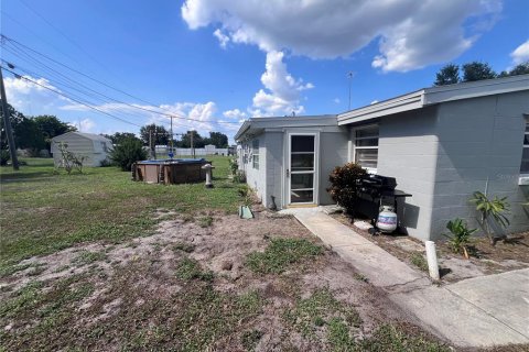 Villa ou maison à vendre à Frostproof, Floride: 2 chambres, 97.73 m2 № 1853018 - photo 13