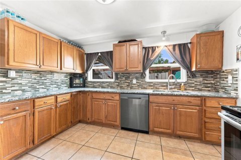 Casa en venta en Saint Petersburg, Florida, 3 dormitorios, 103.86 m2 № 2314479 - foto 9