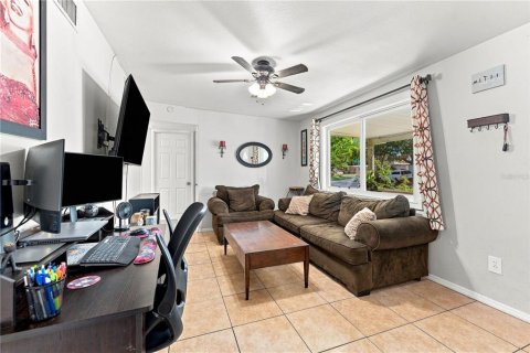 Casa en venta en Saint Petersburg, Florida, 3 dormitorios, 103.86 m2 № 2314479 - foto 6