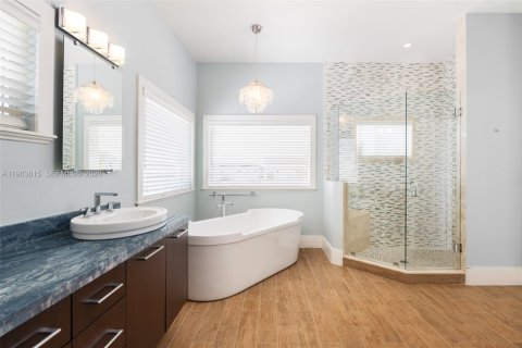 House in Key Largo, Florida 4 bedrooms, 297.1 sq.m. № 2028854 - photo 18