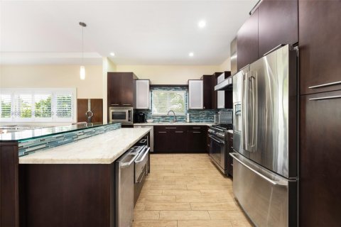 House in Key Largo, Florida 4 bedrooms, 297.1 sq.m. № 2028854 - photo 8