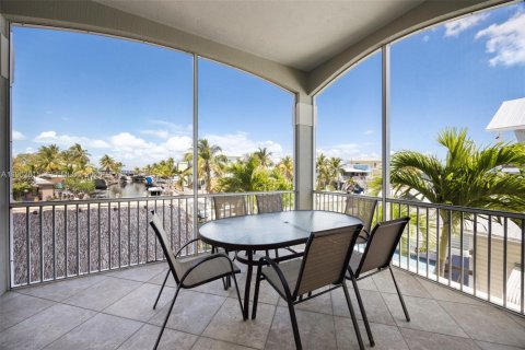 House in Key Largo, Florida 4 bedrooms, 297.1 sq.m. № 2028854 - photo 9