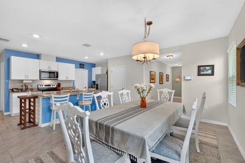 Villa ou maison à vendre à Ormond Beach, Floride: 5 chambres, 229.84 m2 № 2197724 - photo 4