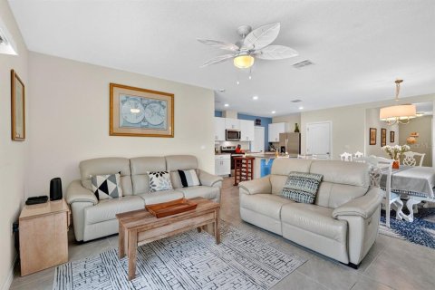 Villa ou maison à vendre à Ormond Beach, Floride: 5 chambres, 229.84 m2 № 2197724 - photo 10