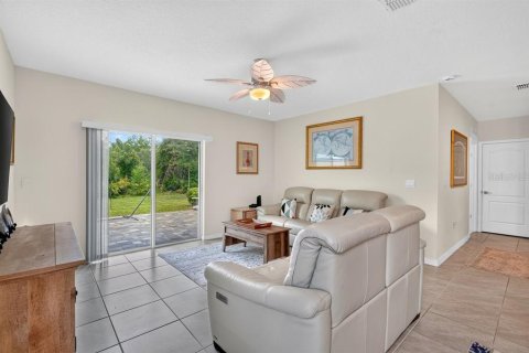 Villa ou maison à vendre à Ormond Beach, Floride: 5 chambres, 229.84 m2 № 2197724 - photo 3