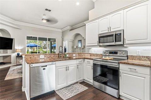 House in Winter Haven, Florida 3 bedrooms, 151.62 sq.m. № 2225623 - photo 11