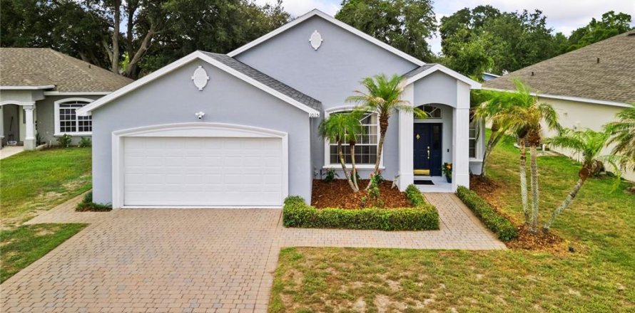 House in Winter Haven, Florida 3 bedrooms, 151.62 sq.m. № 2225623