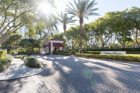Condo in Aventura, Florida, 2 bedrooms  № 1943571 - photo 23