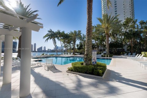 Condo in Aventura, Florida, 2 bedrooms  № 1943571 - photo 16