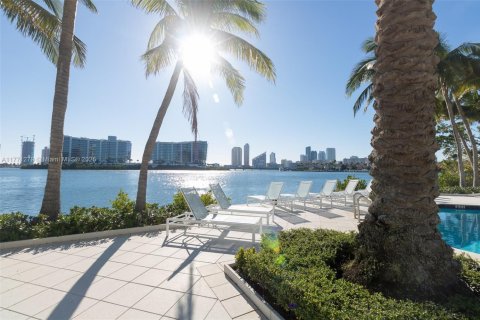 Condo in Aventura, Florida, 2 bedrooms  № 1943571 - photo 17