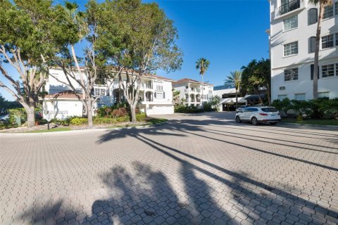 Condo in Aventura, Florida, 2 bedrooms  № 1943571 - photo 22
