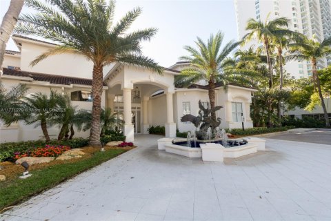 Condo in Aventura, Florida, 2 bedrooms  № 1943571 - photo 21