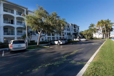 Condo in Aventura, Florida, 2 bedrooms  № 1943571 - photo 15