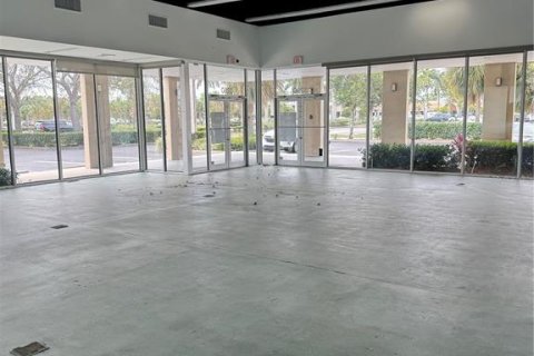 Propiedad comercial en alquiler en Stuart, Florida № 1574981 - foto 3
