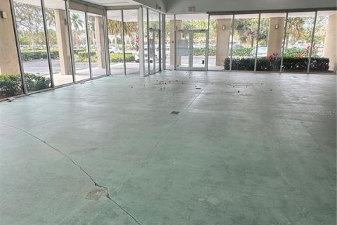 Propiedad comercial en alquiler en Stuart, Florida № 1574981 - foto 10