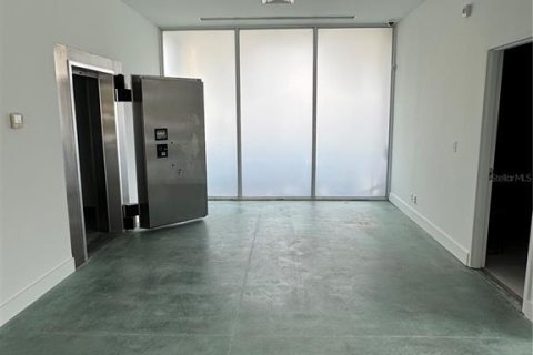 Propiedad comercial en alquiler en Stuart, Florida № 1574981 - foto 7