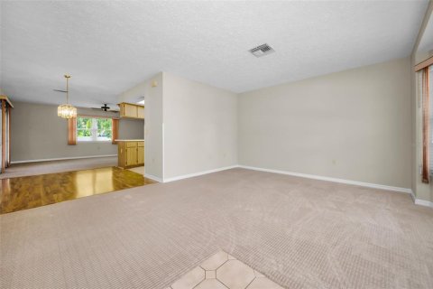 House in New Port Richey, Florida 2 bedrooms, 121.52 sq.m. № 2151601 - photo 20