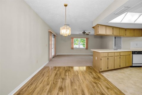 House in New Port Richey, Florida 2 bedrooms, 121.52 sq.m. № 2151601 - photo 25