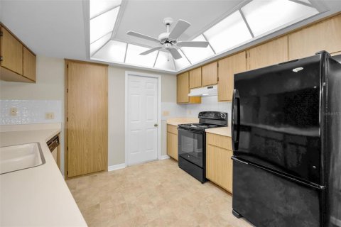 House in New Port Richey, Florida 2 bedrooms, 121.52 sq.m. № 2151601 - photo 28