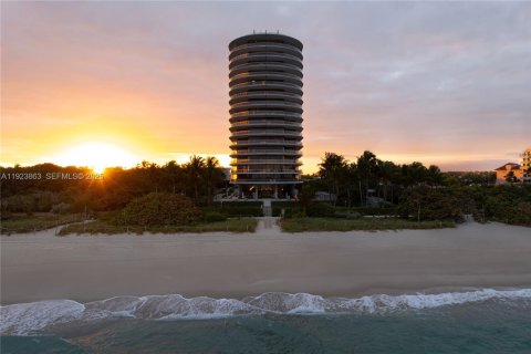 Купить кондоминиум в Майами-Бич, Флорида 3 спальни, 229.19м2, № 1982155 - фото 26