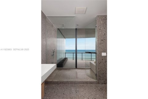 Купить кондоминиум в Майами-Бич, Флорида 3 спальни, 229.19м2, № 1982155 - фото 15