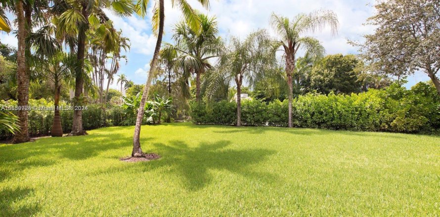 Land in Biscayne Park, Florida № 1698562