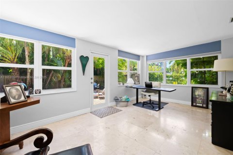 House in Wilton Manors, Florida 3 bedrooms, 165.37 sq.m. № 1874783 - photo 8